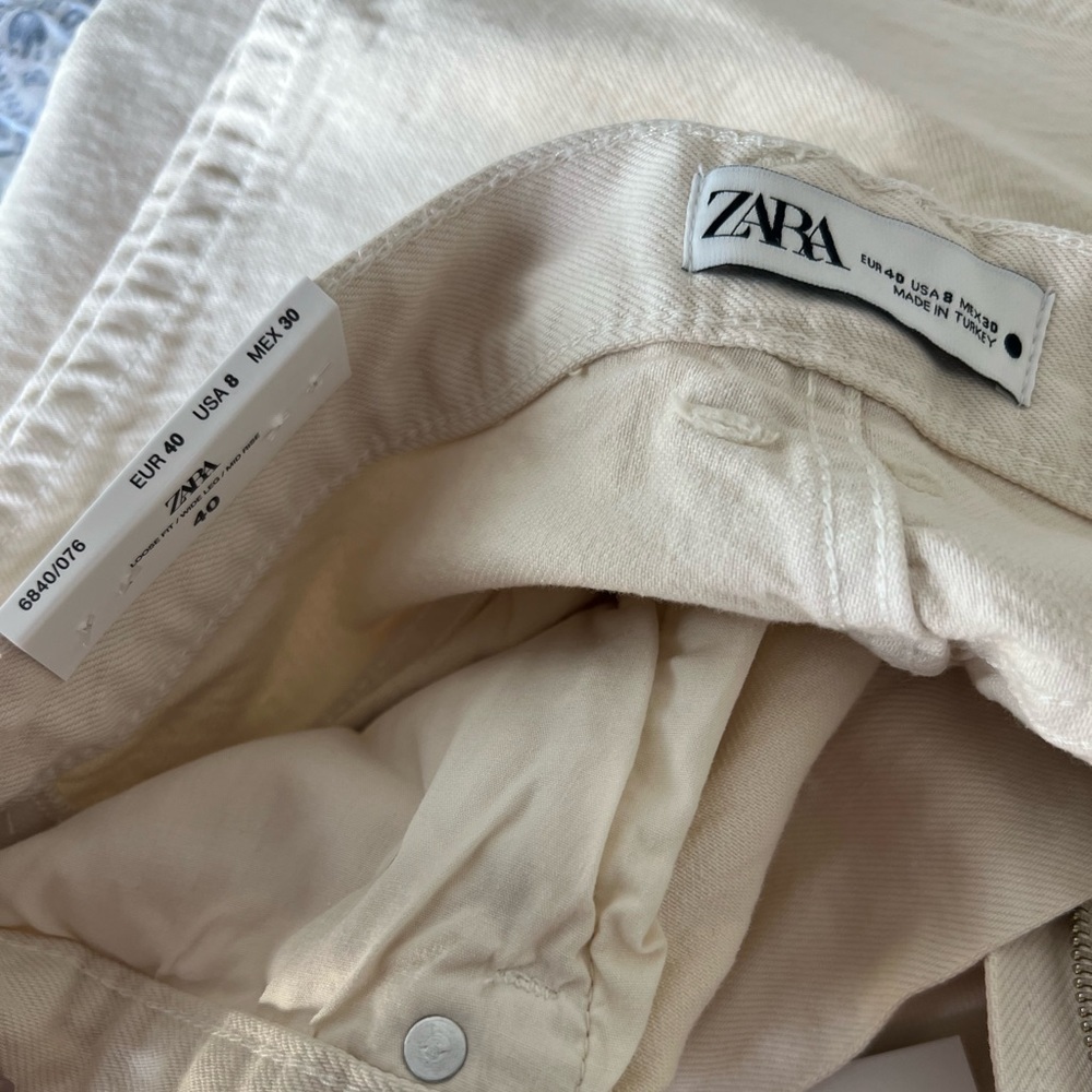 ZARA Mid Rise Loose Fit Denim Ecru - Picture 5 of 15